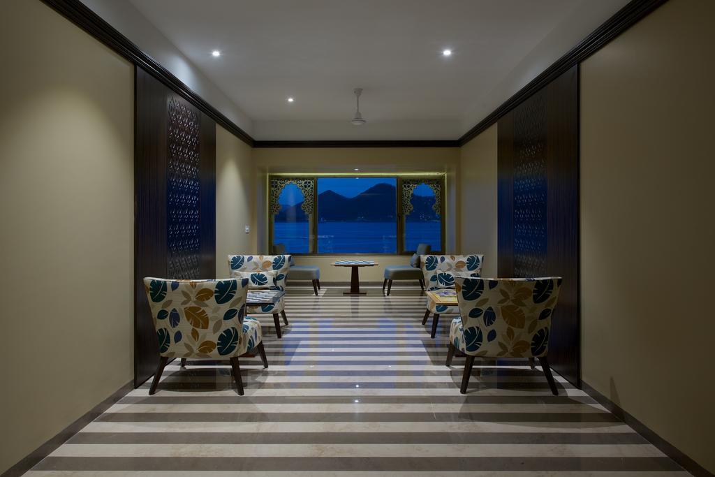 Hotel Lakend Udaipur Esterno foto
