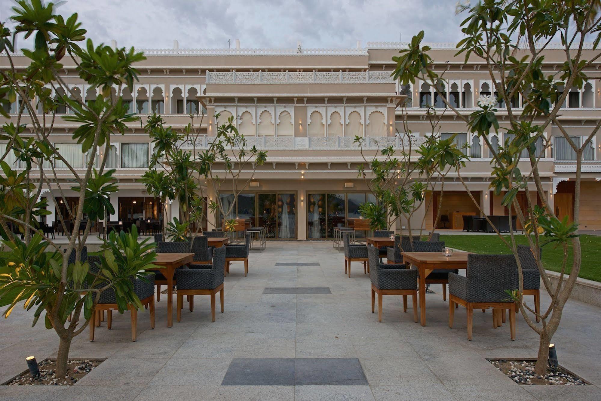 Hotel Lakend Udaipur Esterno foto