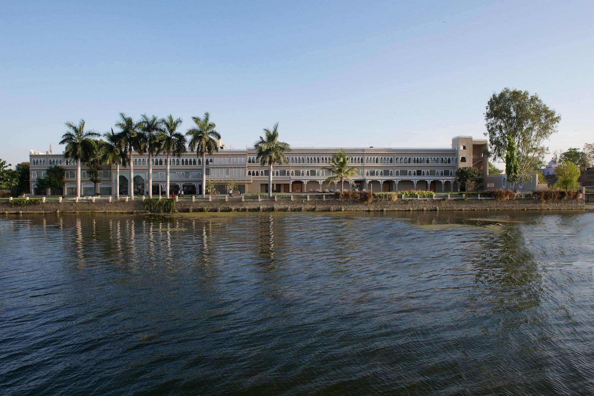 Hotel Lakend Udaipur Esterno foto
