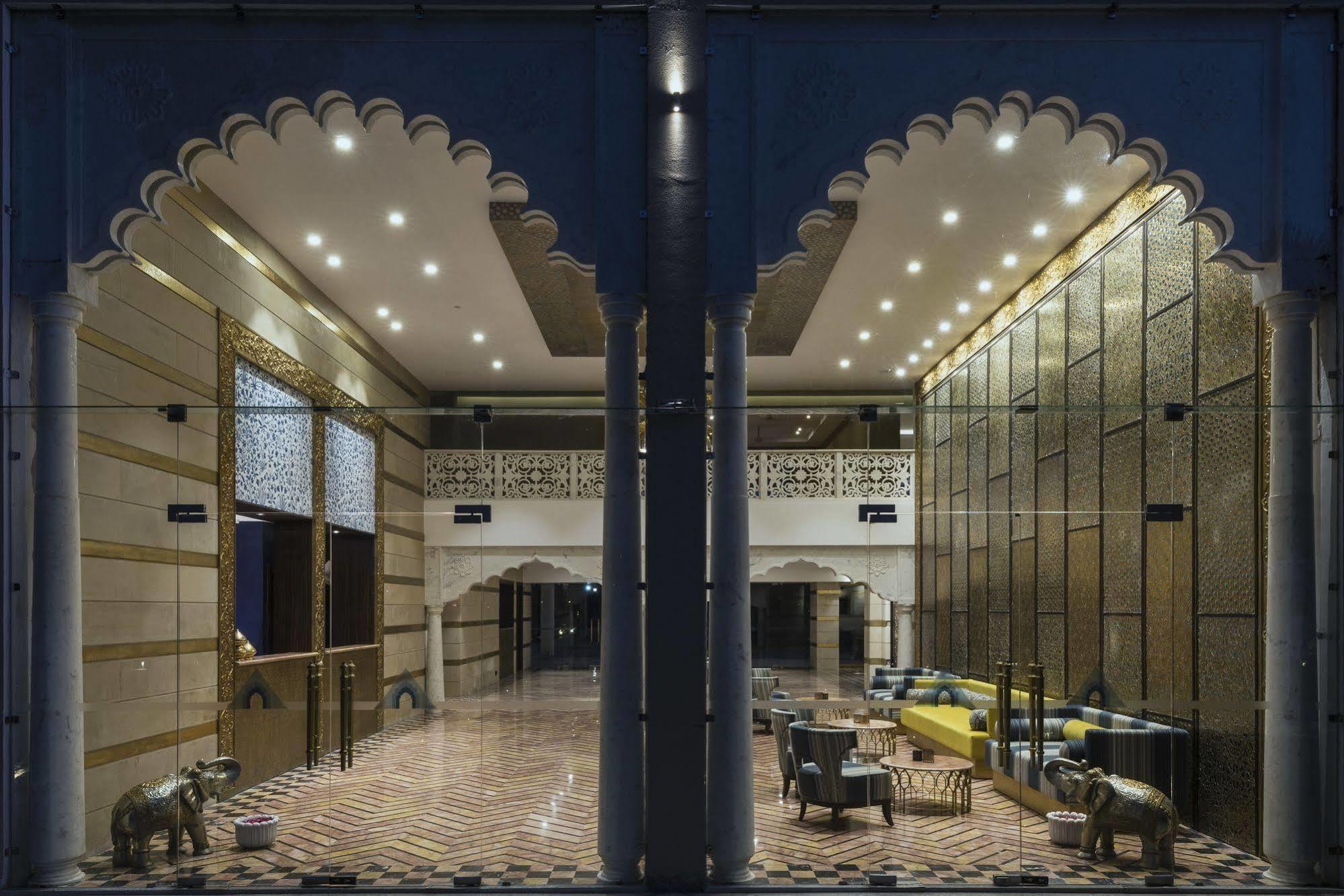 Hotel Lakend Udaipur Esterno foto